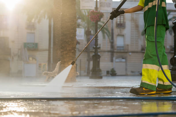 Best Deck Pressure Washing  in Pittsburg, KS
